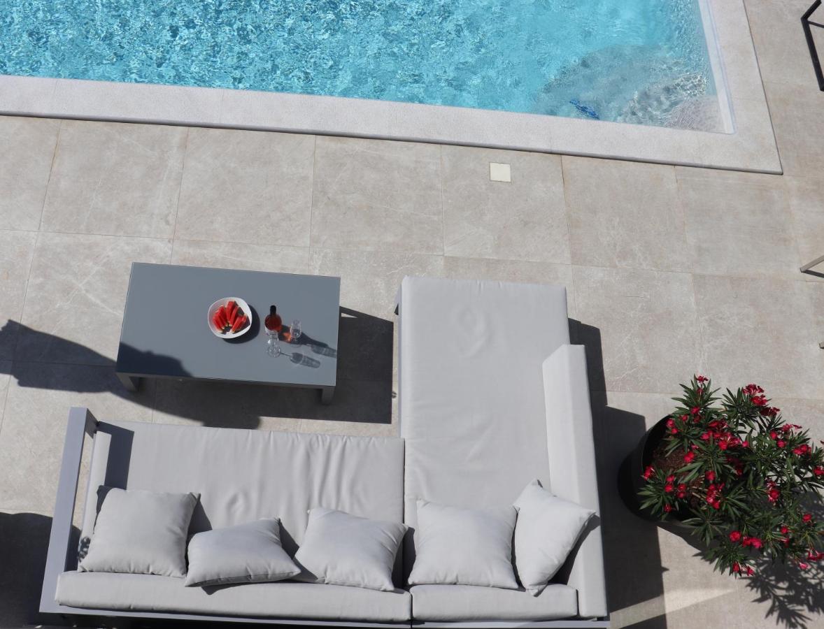 Meerbrise - Luxury Villa Баньоле Екстериор снимка