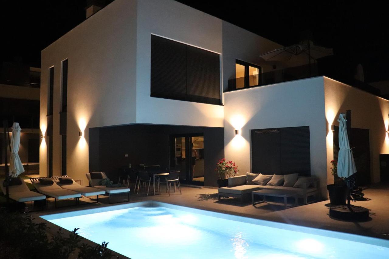 Meerbrise - Luxury Villa Баньоле Екстериор снимка